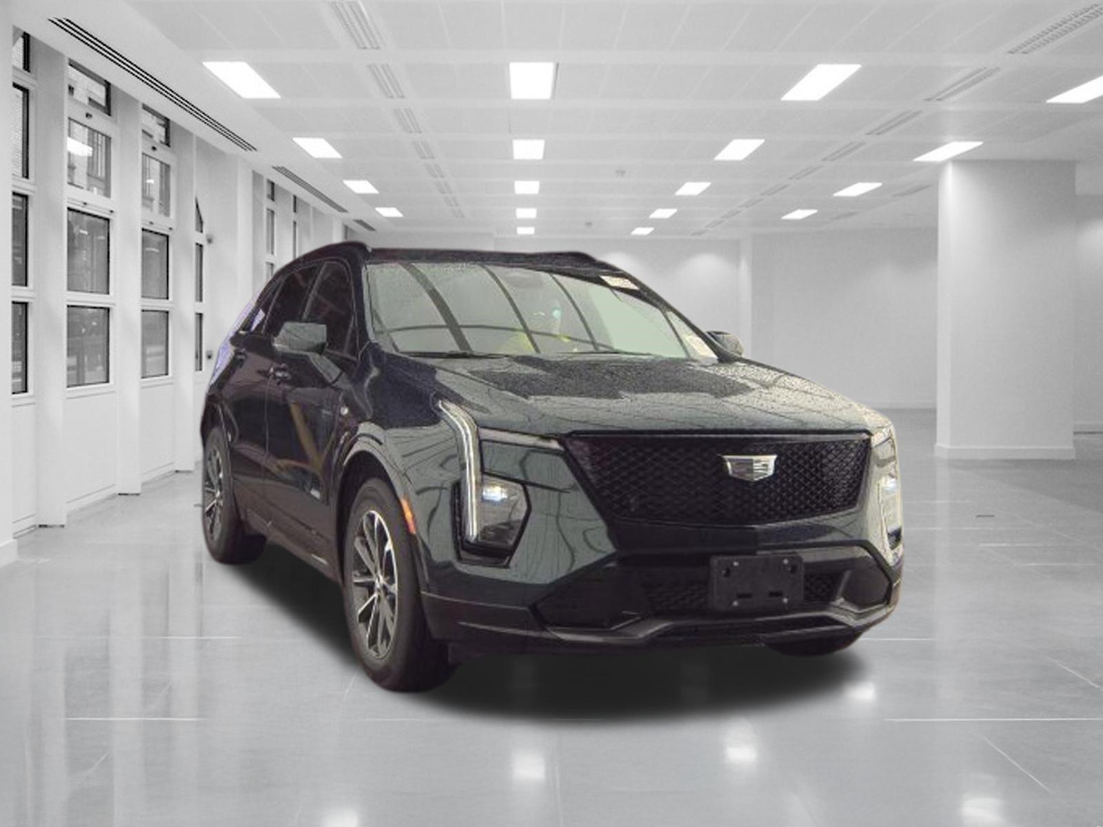 Used 2024 Cadillac XT4 Sport w/ Active Safety Package AWD/4WD image 4