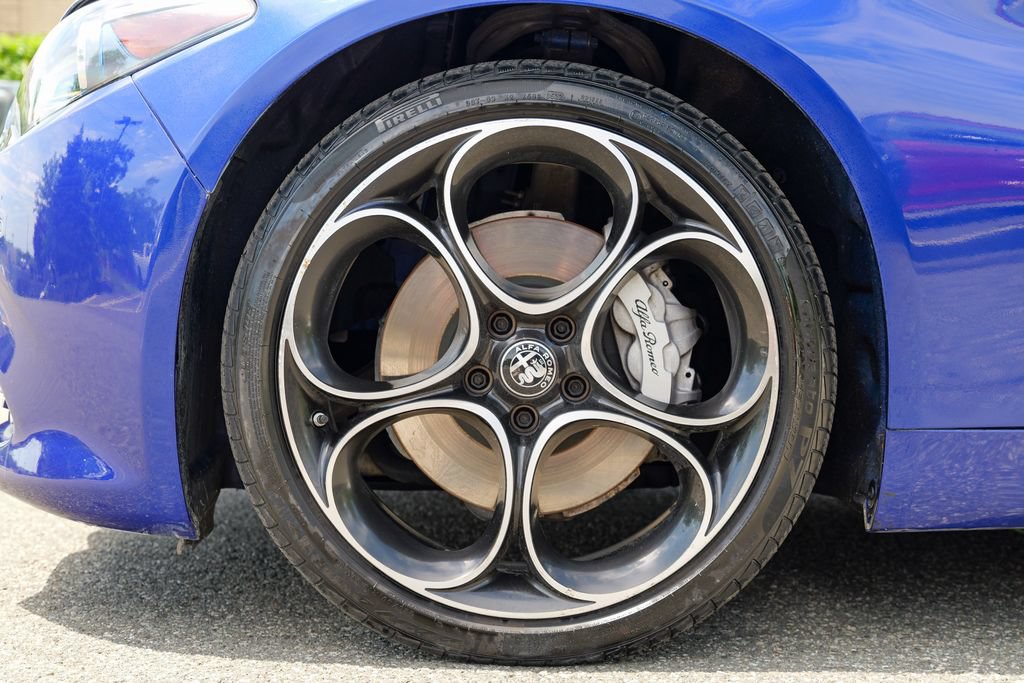 Used 2022 Alfa Romeo Giulia Ti AWD/4WD image 15