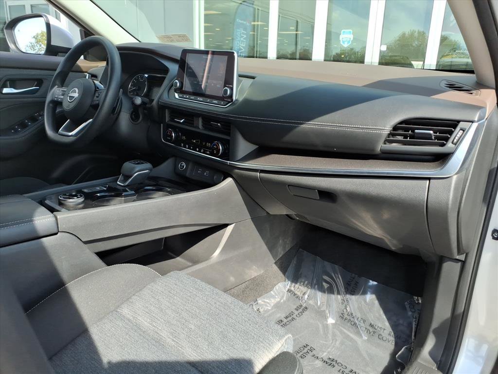 Certified 2023 Nissan Rogue SV image 10