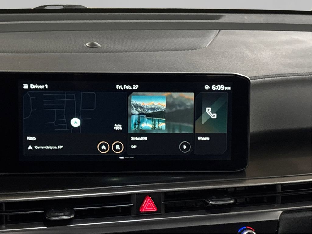 Certified 2025 Kia Sorento EX w/ Panoramic Sunroof Package image 18