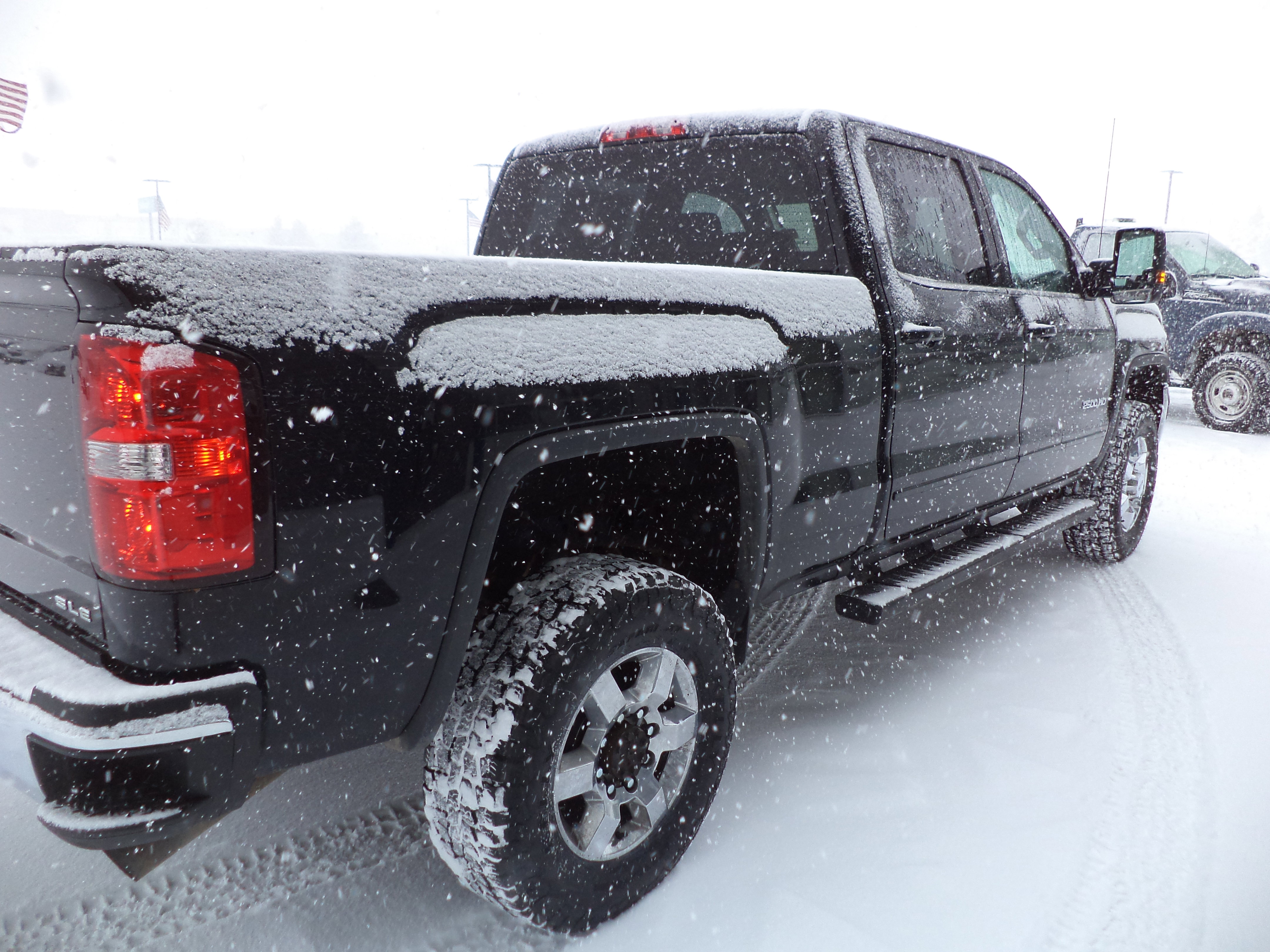 Used 2018 GMC Sierra 2500 SLE w/ HD SLE Preferred Plus Package image 6