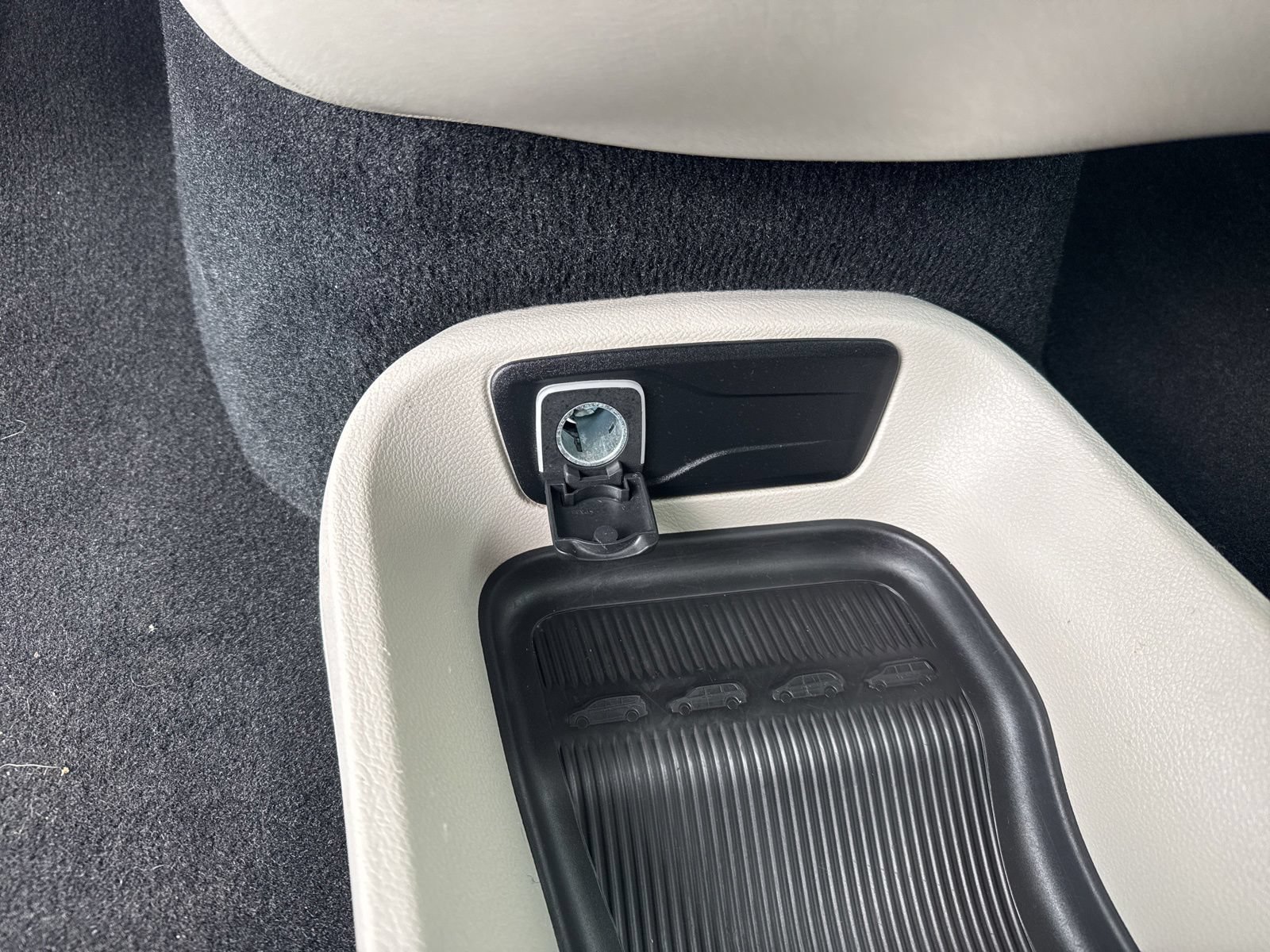 Used 2024 Chrysler Pacifica Limited FWD image 27