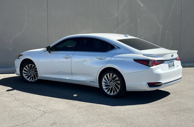 Used 2021 Lexus ES 300h w/ Accessory Package FWD image 6