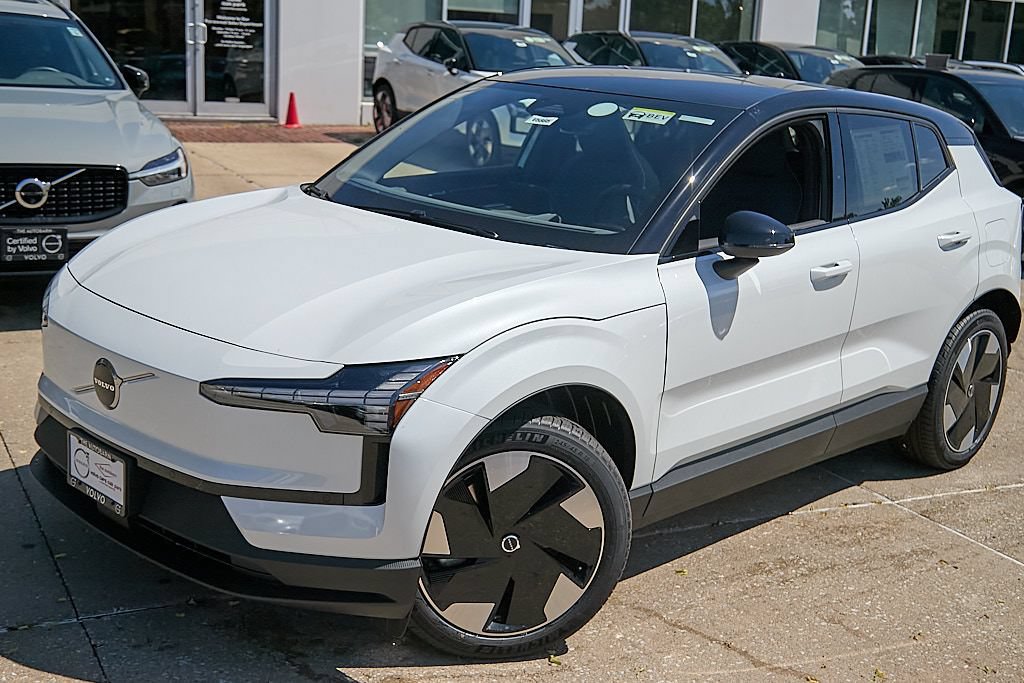 New 2026 Volvo EX30 Plus w/ Climate Package AWD/4WD image 3