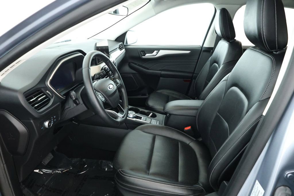 Used 2022 Ford Escape SEL w/ Technology Package image 17