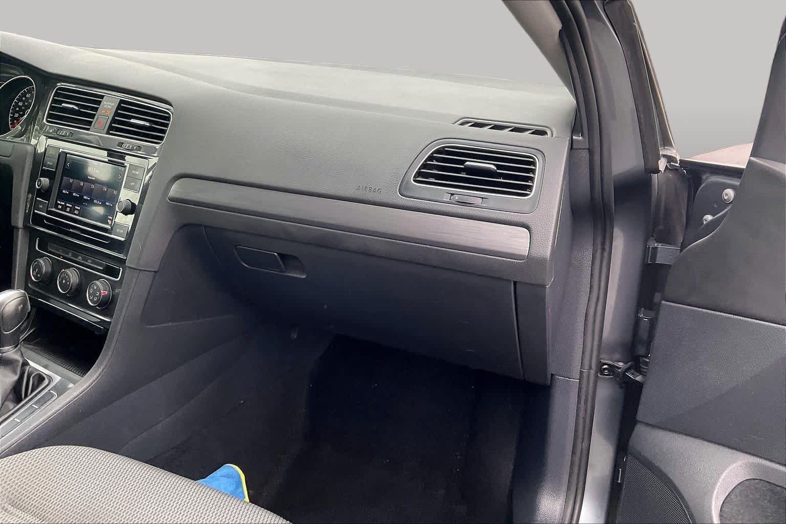 Used 2019 Volkswagen Golf S FWD image 16