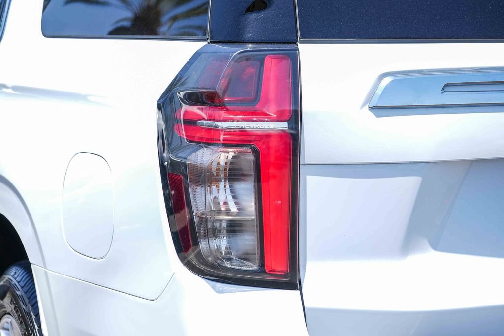 Used 2024 Chevrolet Suburban Premier RWD image 11