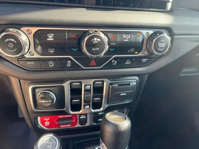 Certified 2025 Jeep Gladiator Mojave w/ Safety Group AWD/4WD image 41