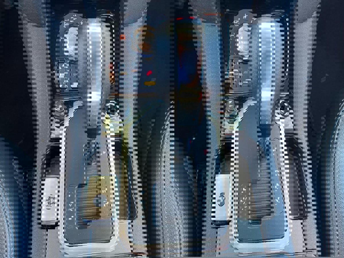 Used 2013 Land Rover LR4 HSE image 25