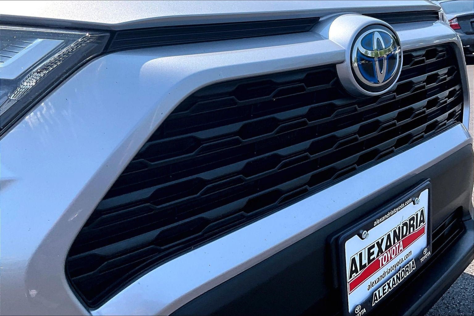 Used 2023 Toyota RAV4 LE AWD/4WD image 28