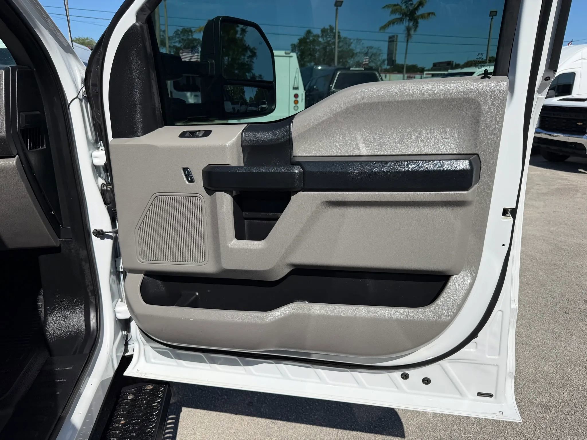 Used 2018 Ford F350 XL w/ Power Equipment Group AWD/4WD image 17