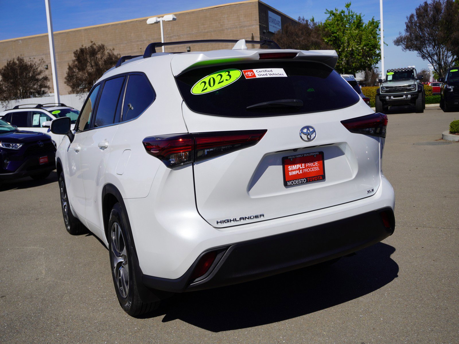 Used 2023 Toyota Highlander XLE image 8