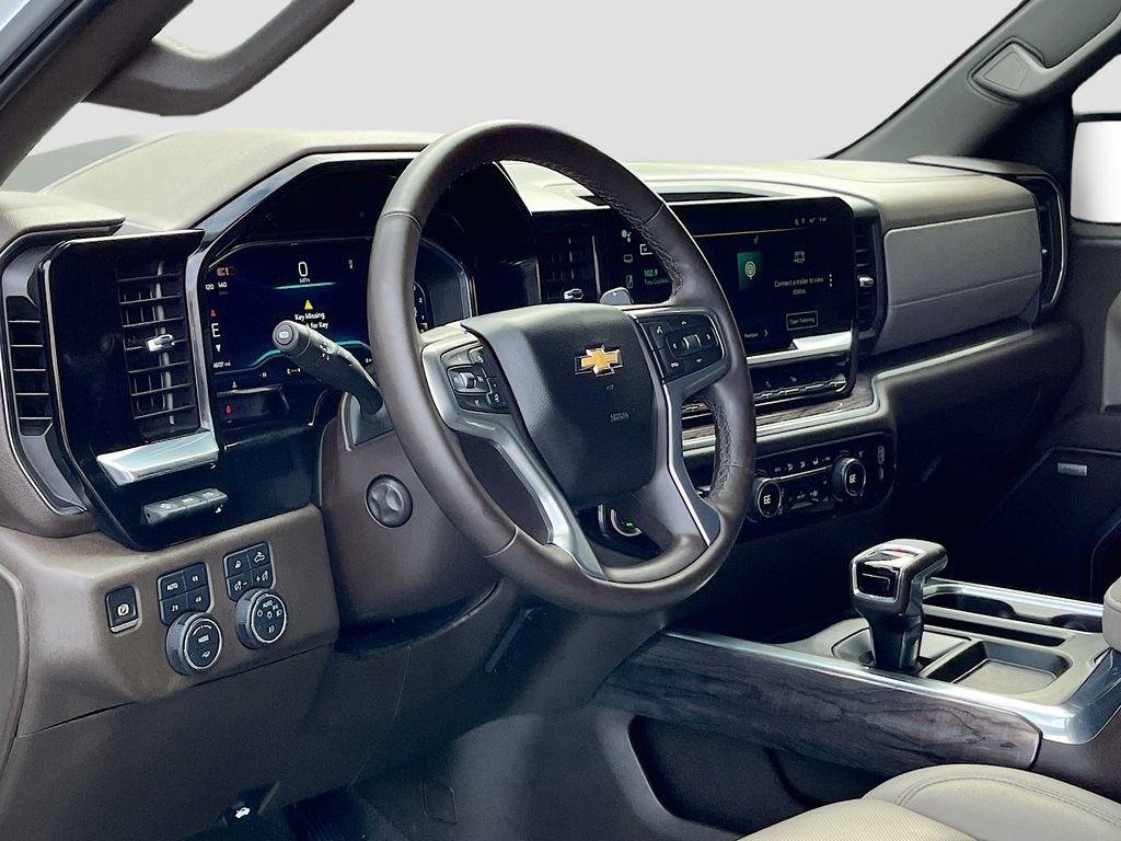 Used 2025 Chevrolet Silverado 1500 LTZ w/ Technology Package AWD/4WD image 9
