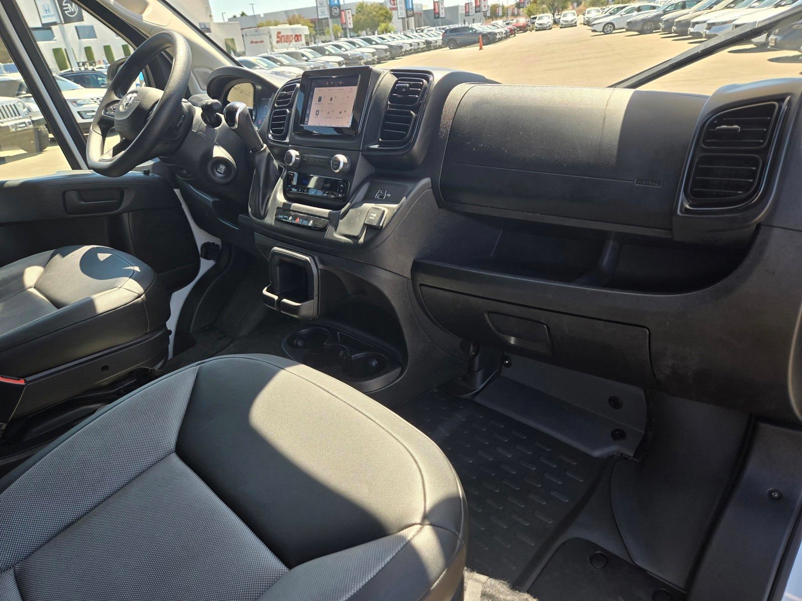 Used 2025 RAM ProMaster 2500 w/ Convenience Group FWD image 10