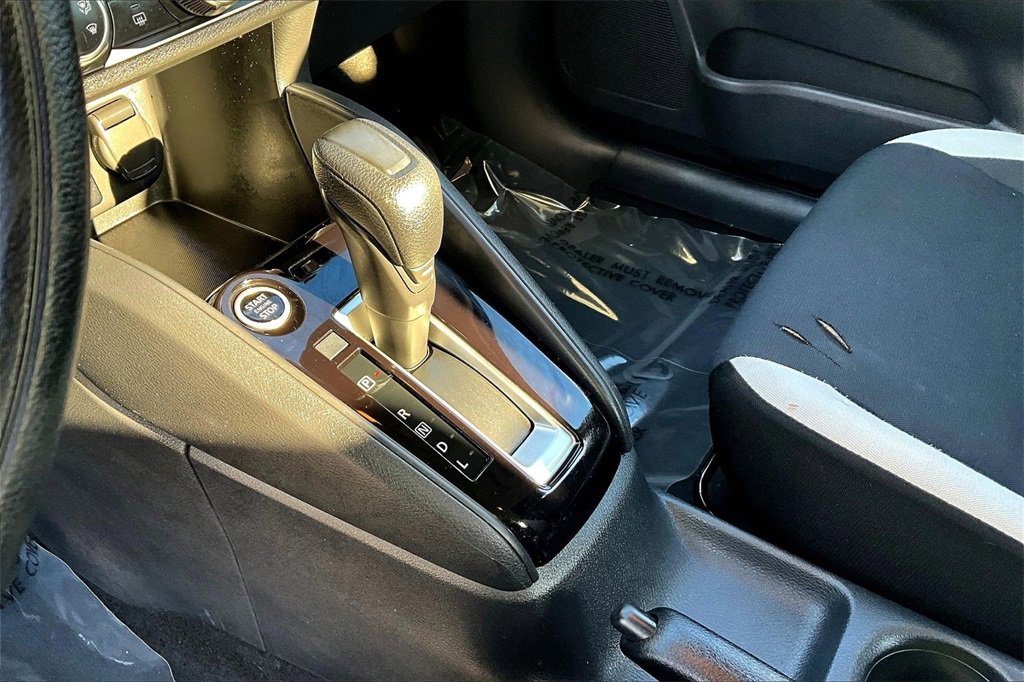 Used 2022 Nissan Versa SV image 16