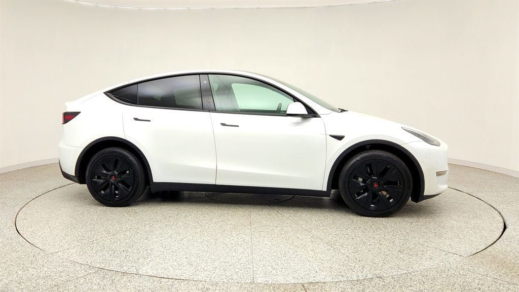 Used 2023 Tesla Model Y Long Range AWD/4WD image 4