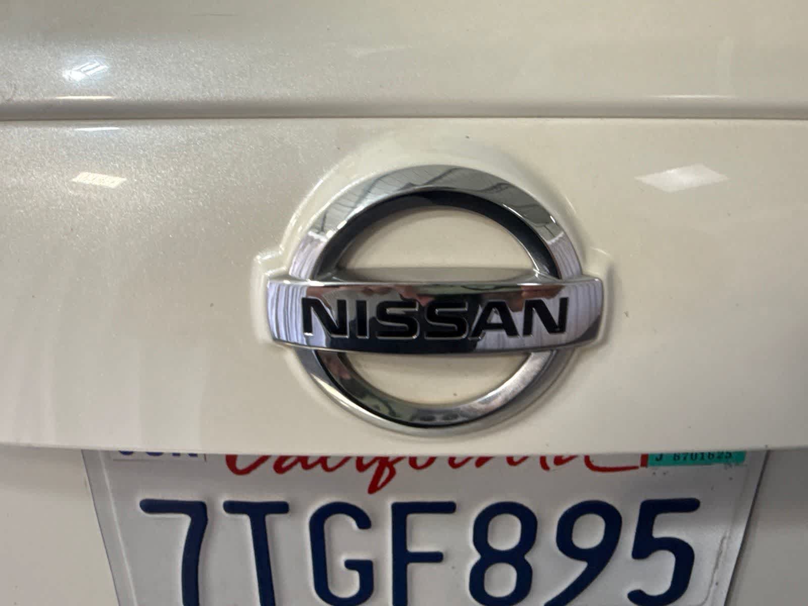 Used 2014 Nissan Juke S FWD image 12
