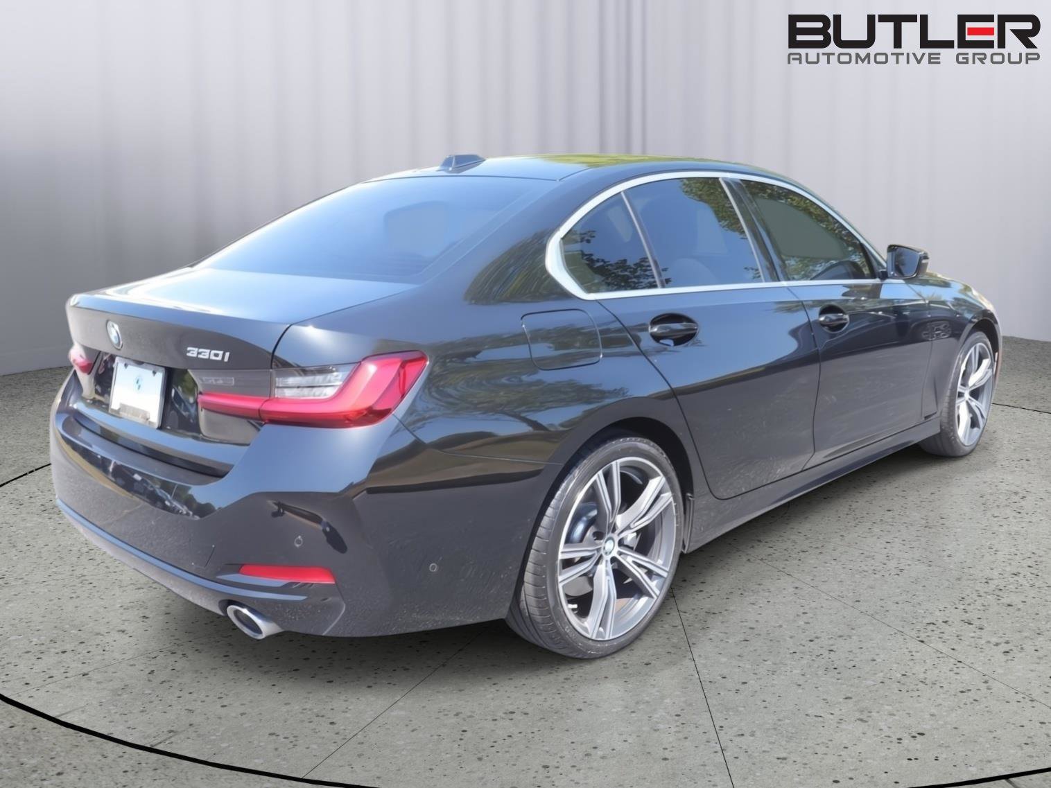 Used 2024 BMW 330i Sedan w/ Premium Package image 6