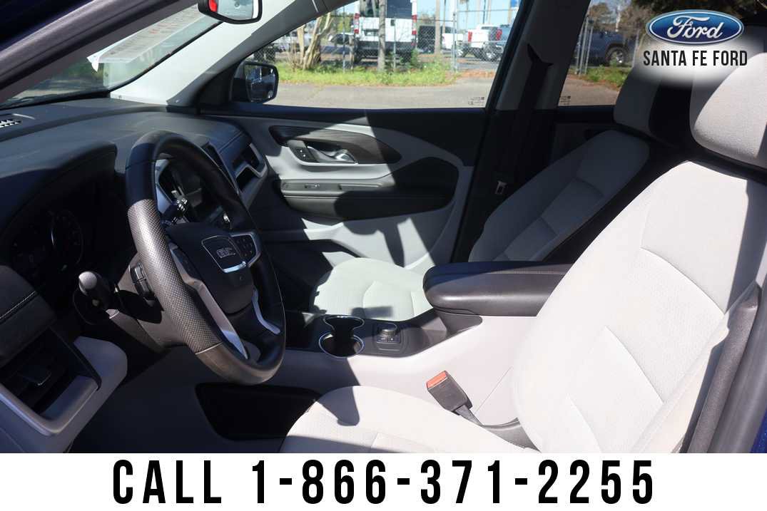 Used 2022 GMC Terrain SLE image 13