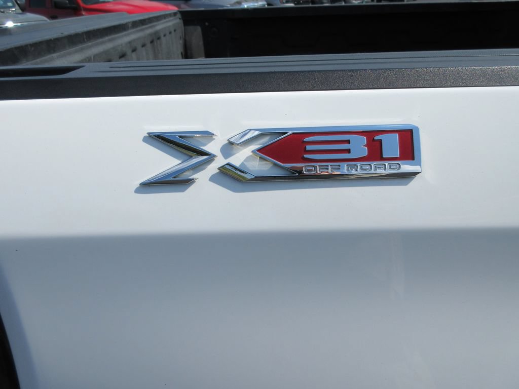 Used 2023 GMC Sierra 1500 Elevation w/ Elevation Premium Package AWD/4WD image 12