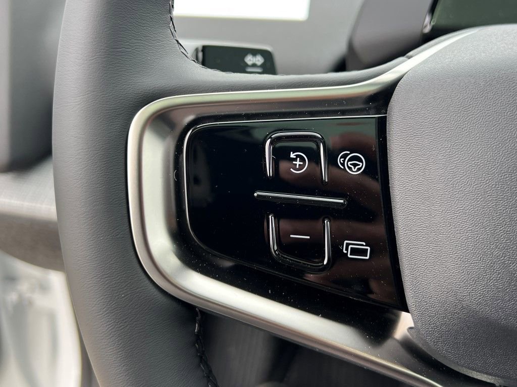 New 2026 Volvo EX30 Plus w/ Climate Package image 19