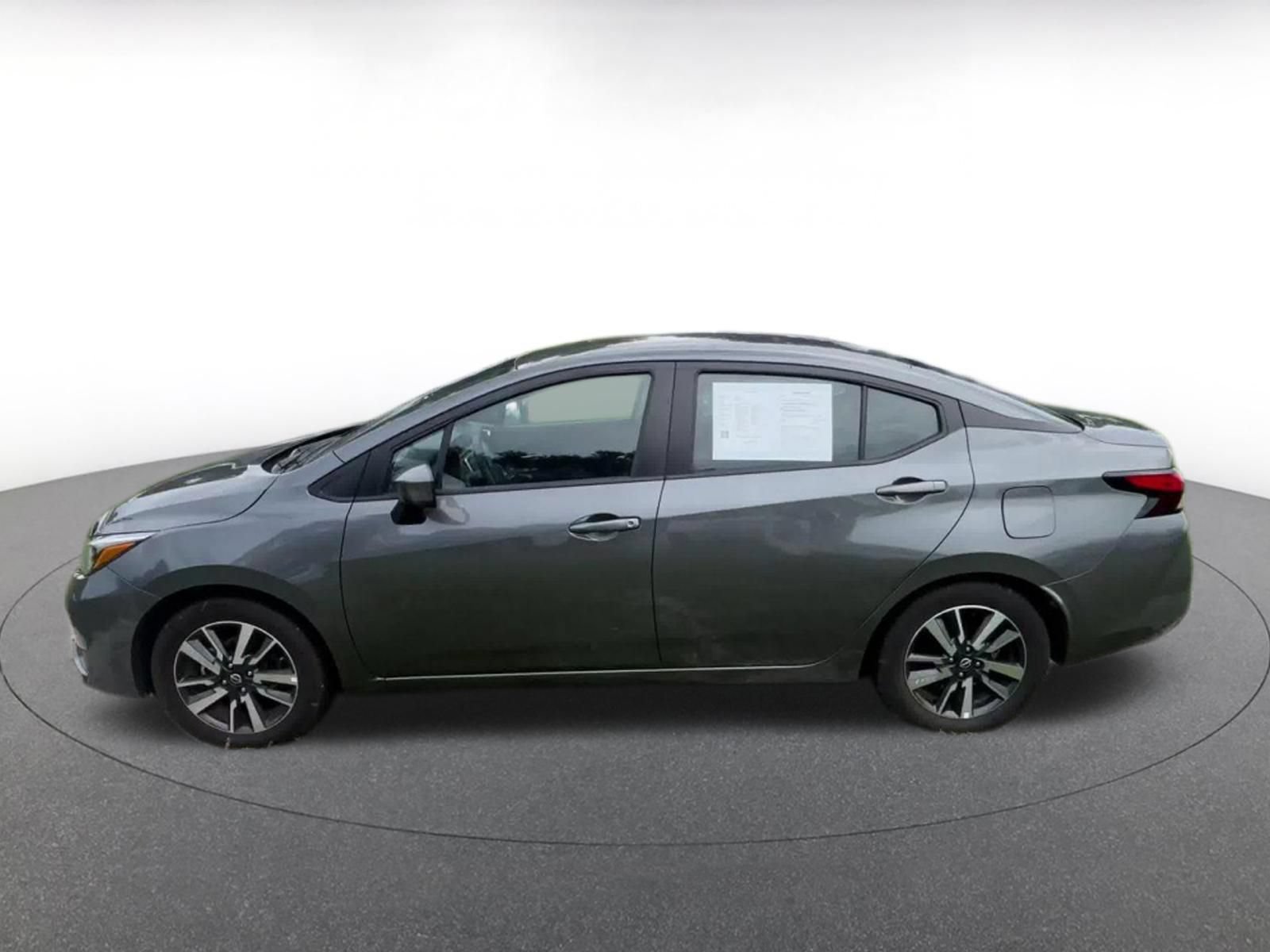 Used 2025 Nissan Versa SV FWD image 9
