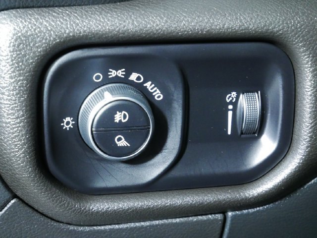 Used 2025 RAM 1500 Big Horn AWD/4WD image 24