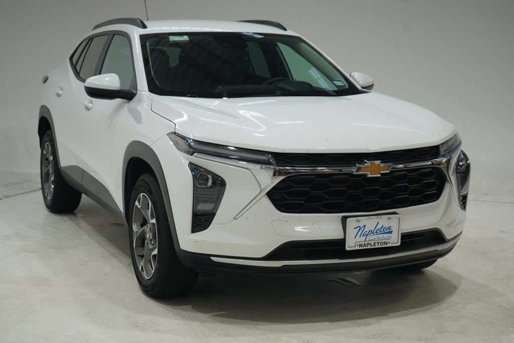 Used 2025 Chevrolet Trax LT
