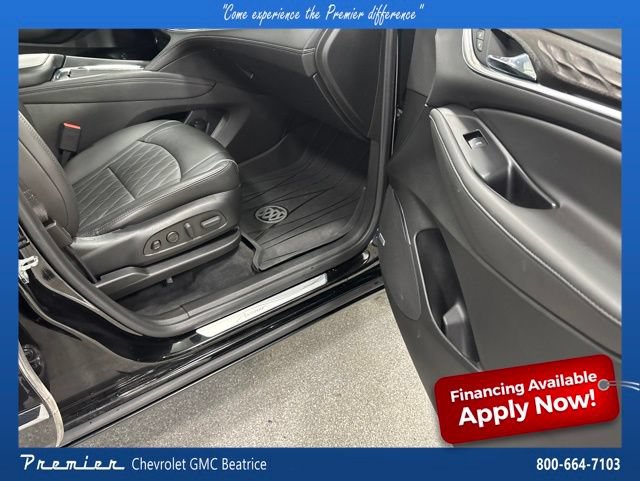 Used 2023 Buick Enclave Avenir AWD/4WD image 13