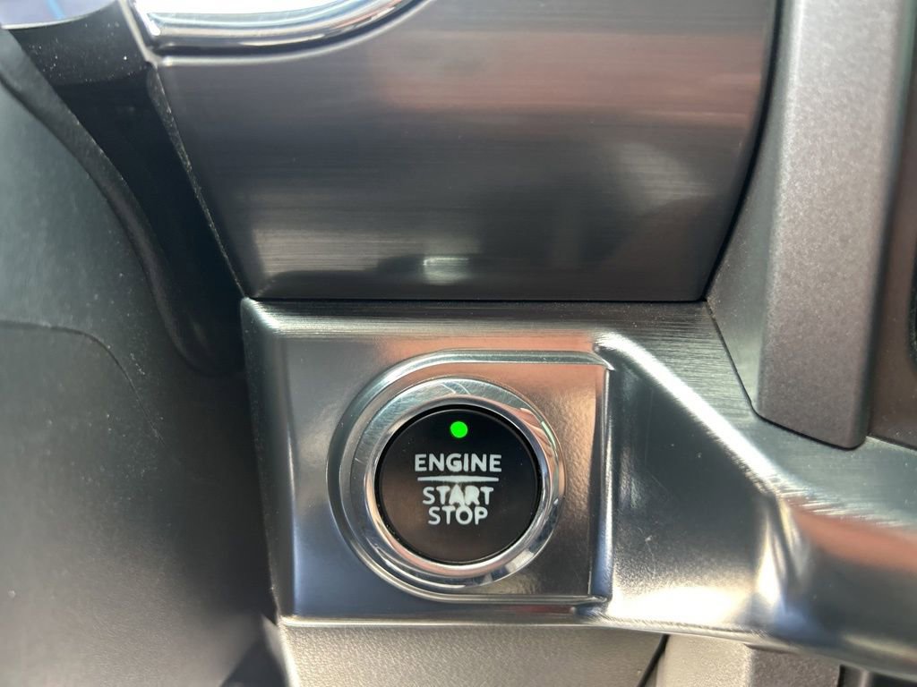 Used 2022 Ford F150 Lariat w/ Trailer Tow Package AWD/4WD image 19