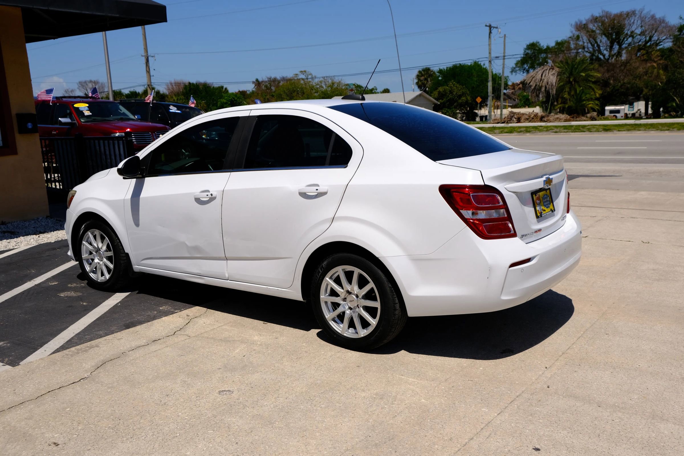 Used 2018 Chevrolet Sonic Premier w/ Driver Confidence Package FWD image 4