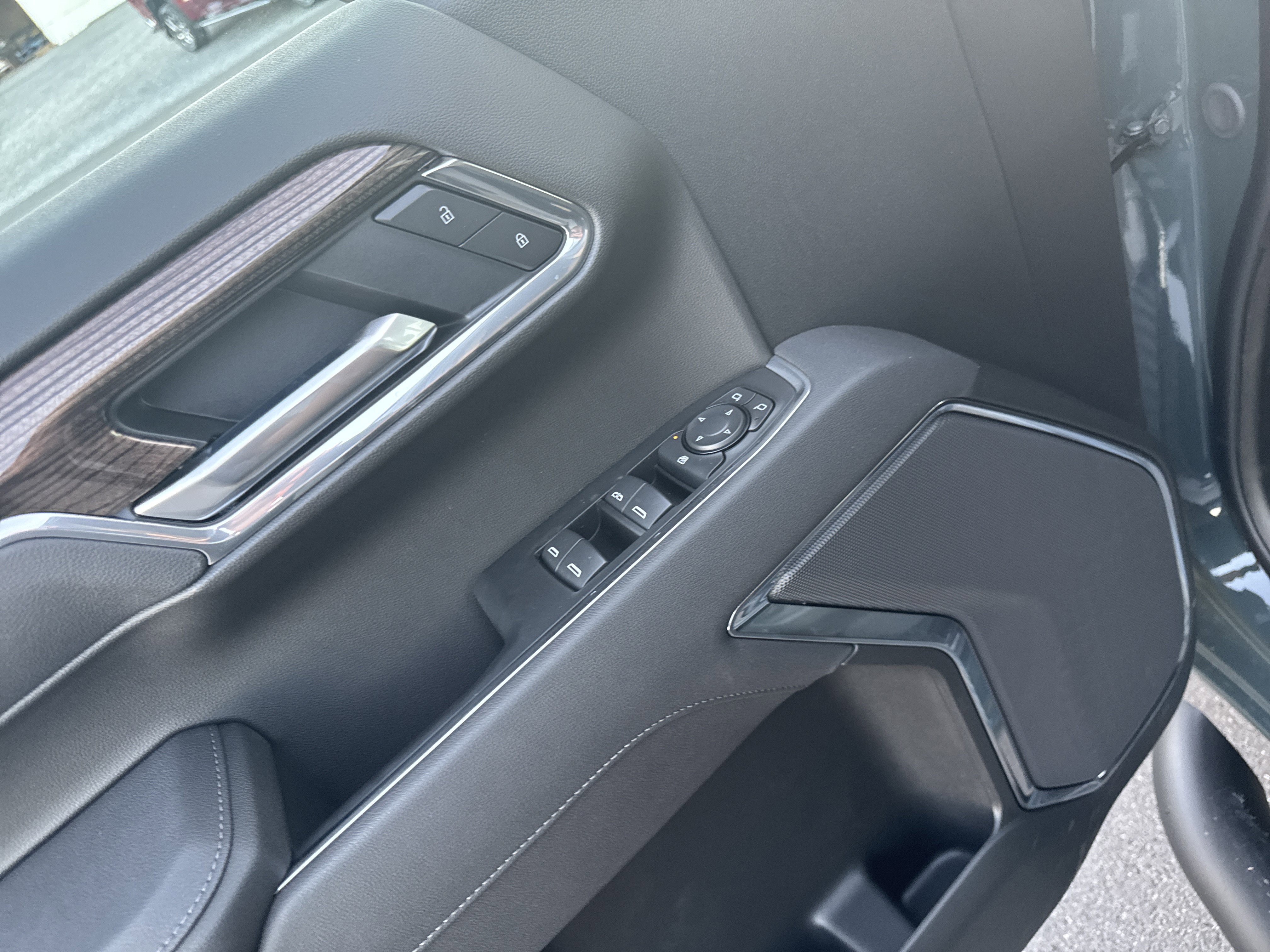 New 2026 Chevrolet Silverado 1500 LT Trail Boss w/ Dark Appearance Package image 16