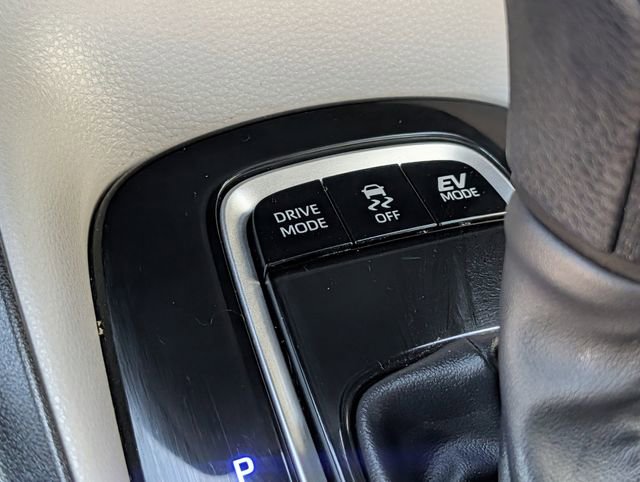 Used 2024 Toyota Corolla LE w/ LE Convenience Package image 17