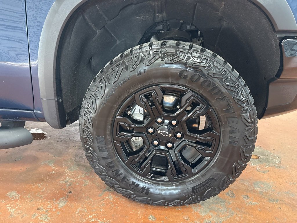 Used 2023 Chevrolet Silverado 1500 ZR2 w/ Technology Package image 13