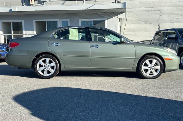 Used 2005 Lexus ES 330 FWD image 2