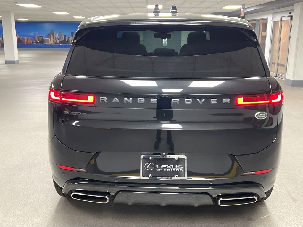 Used 2023 Land Rover Range Rover Sport SE Dynamic image 6