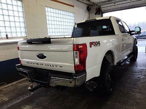 Used 2017 Ford F250 XLT w/ XLT Premium Package AWD/4WD image 3