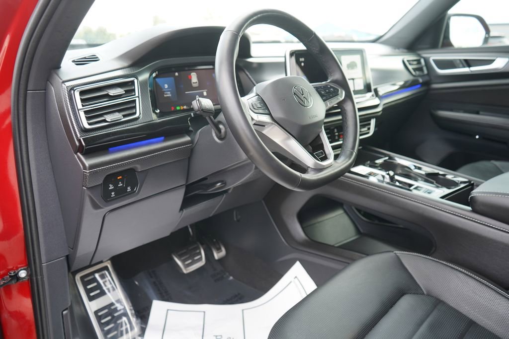 Used 2025 Volkswagen Atlas Cross Sport SEL R-Line image 16