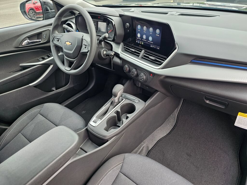 New 2026 Chevrolet Trax LS w/ LS Convenience Package FWD image 29