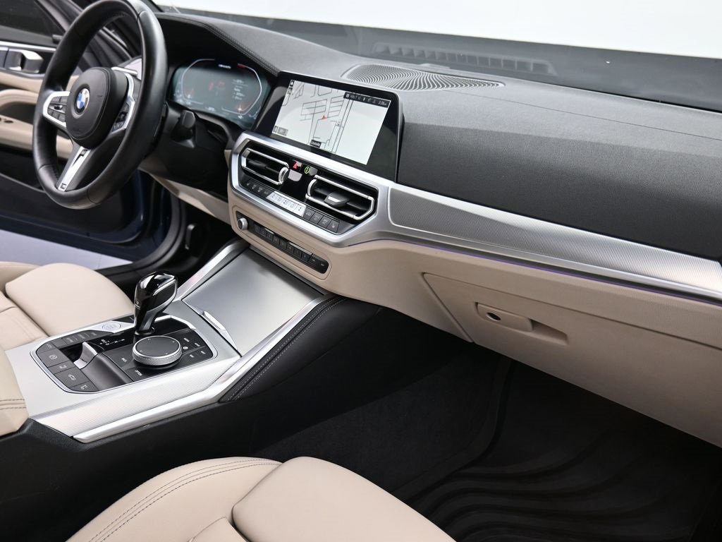 Used 2023 BMW 440i xDrive Convertible w/ Premium Package image 17