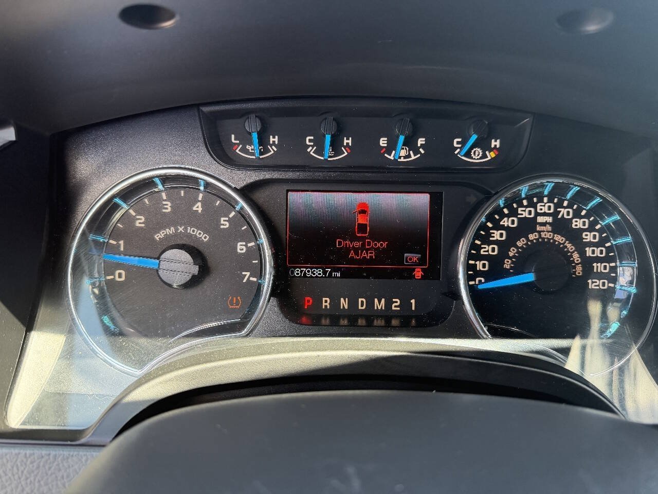 Used 2014 Ford F150 XLT w/ Equipment Group 302A Luxury AWD/4WD image 14