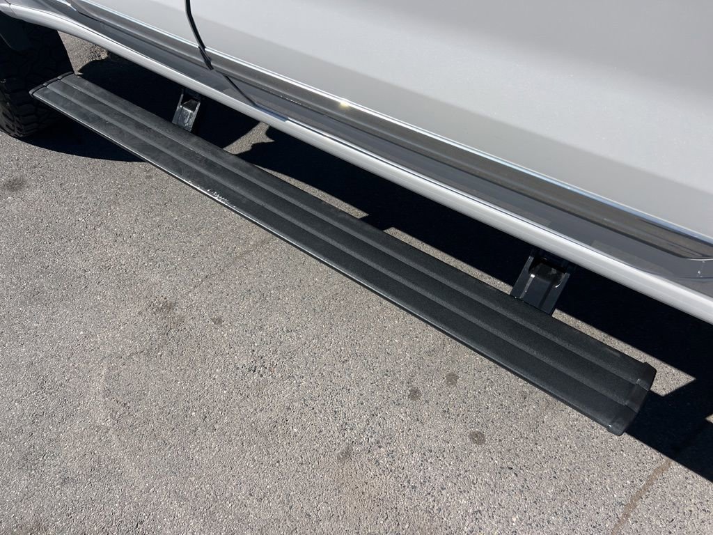 Used 2023 Chevrolet Silverado 1500 High Country w/ High Country Premium Package image 9