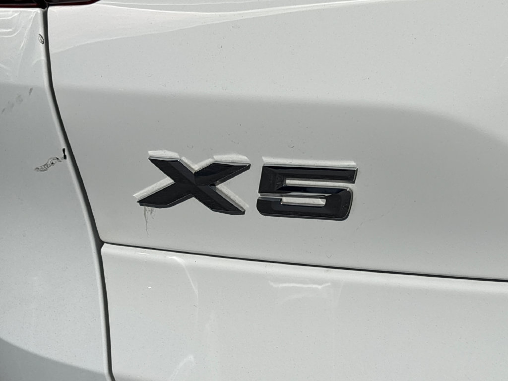 Used 2023 BMW X5 xDrive40i w/ Parking Assistance Package AWD/4WD image 11