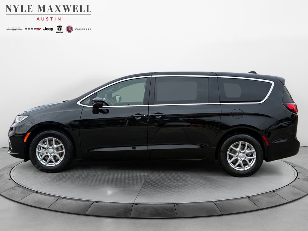 New 2026 Chrysler Pacifica Select FWD image 13