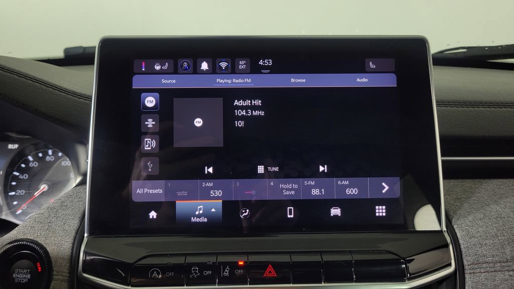 Used 2024 Jeep Compass Latitude image 21