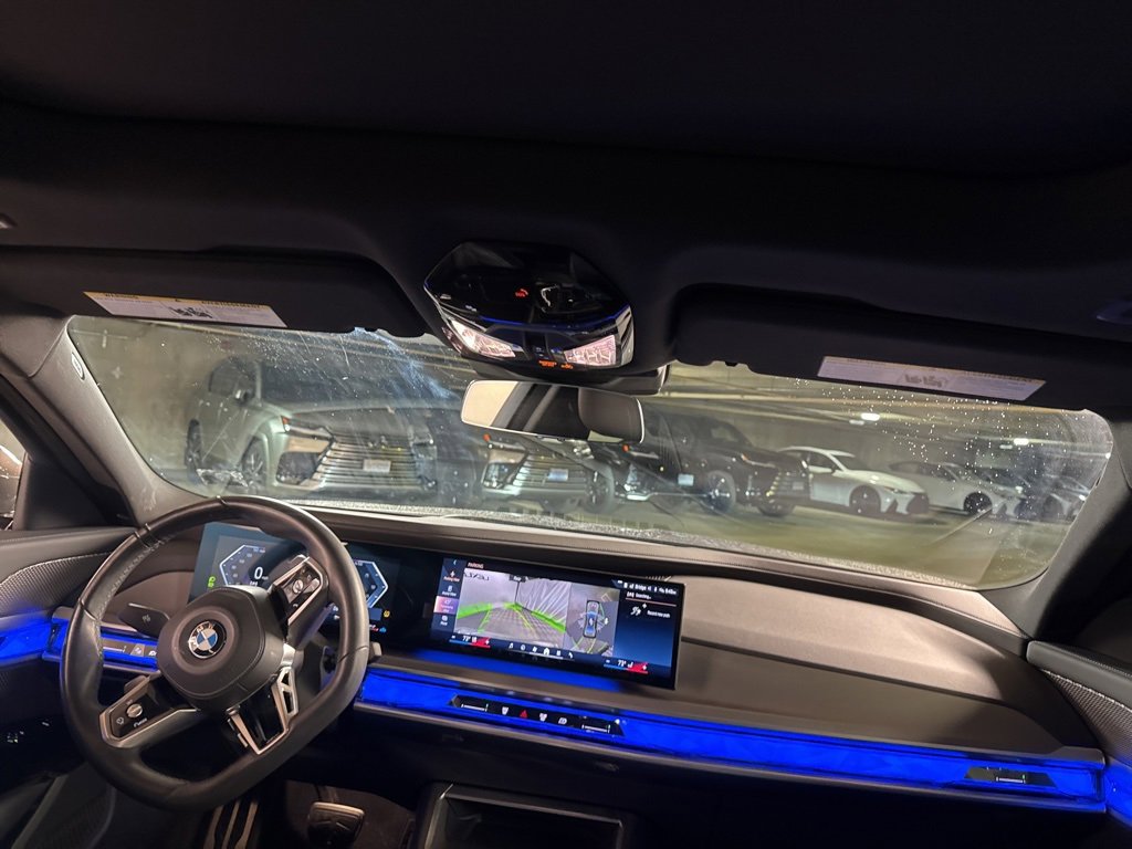 Used 2023 BMW 740i w/ Parking Assistance Package image 7