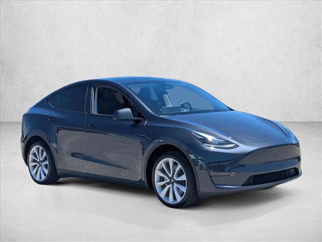 Used 2024 Tesla Model Y Long Range RWD image 3
