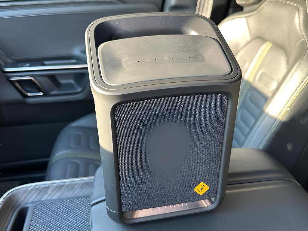 Used 2022 Rivian R1S Adventure image 67