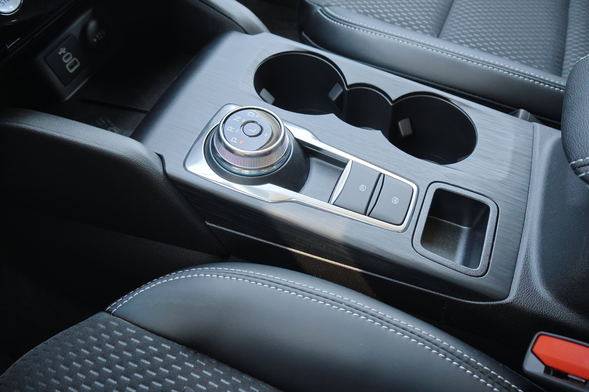 New 2025 Ford Escape SE image 28