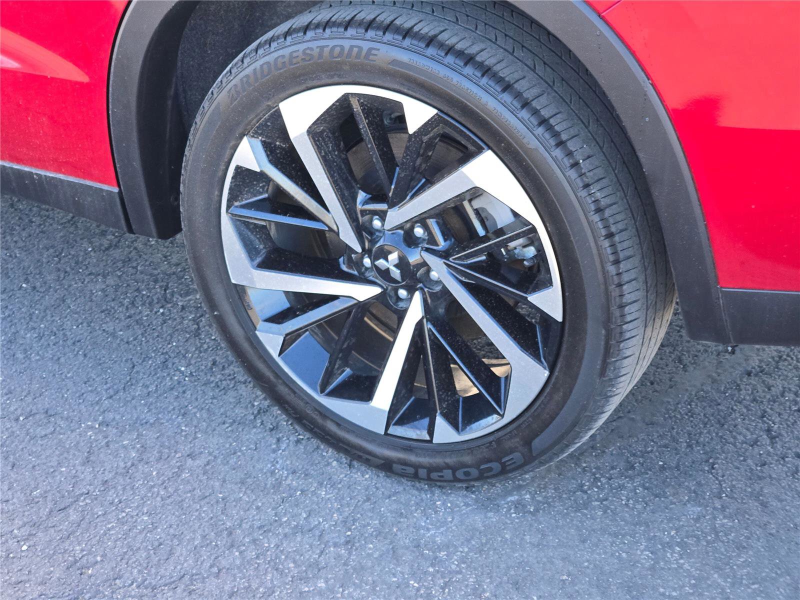 Used 2024 Mitsubishi Outlander 4WD Plug-In Hybrid image 19